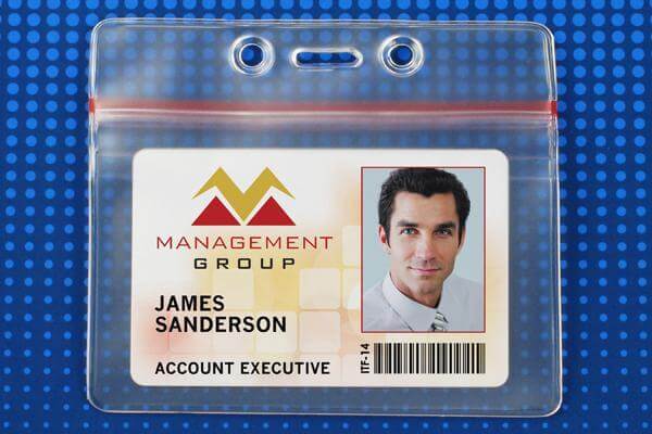 Horizontal Vinyl Clear Badge Holder with Zipper Closure, Slot and Chain Holes 3.63" x 2.5" 506 - All Things Identification